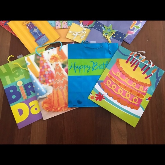 🌹Hallmark Birthday Gift Bags - Picture 4 of 5